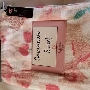 Savannah Sweet Plush Throw Blanket 50"x60" Heart Cherry Bows NWT